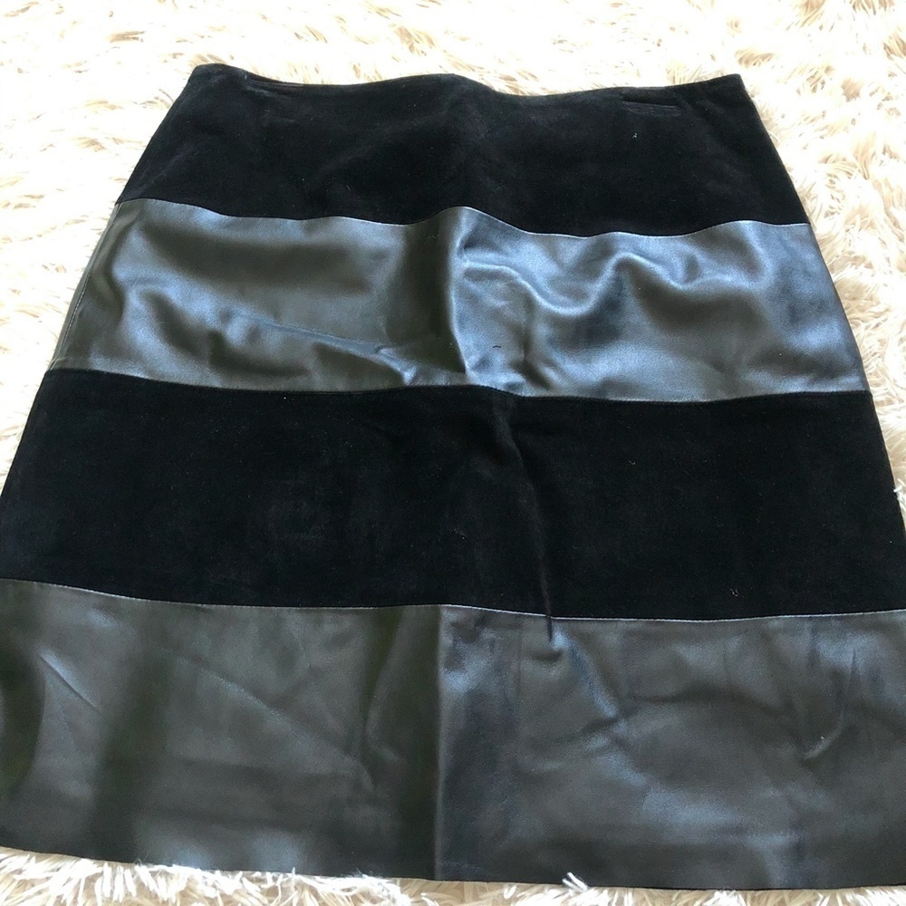 Linea Domani Genuine Leather A-Line Skirt - Picture 2 of 6